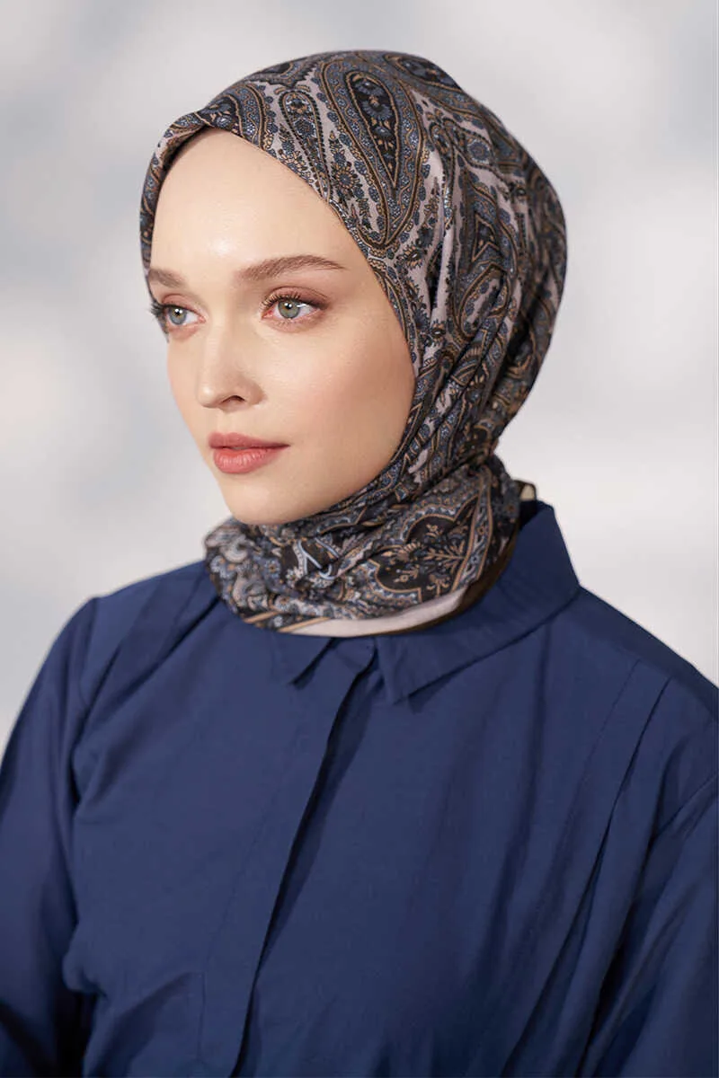 إيشارب ناعم بنقشة أقحوان بلون كاكي - صورة 2