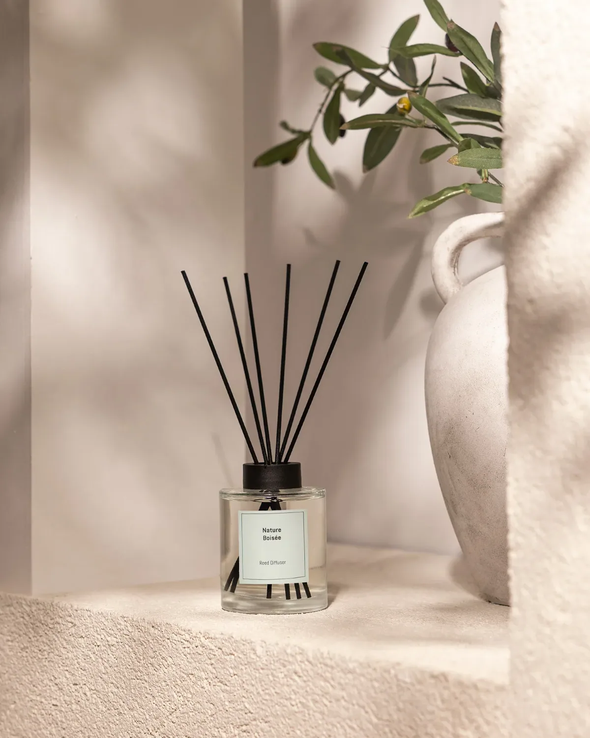 معطر جو بأعواد 200 مل في زجاجة سوداء