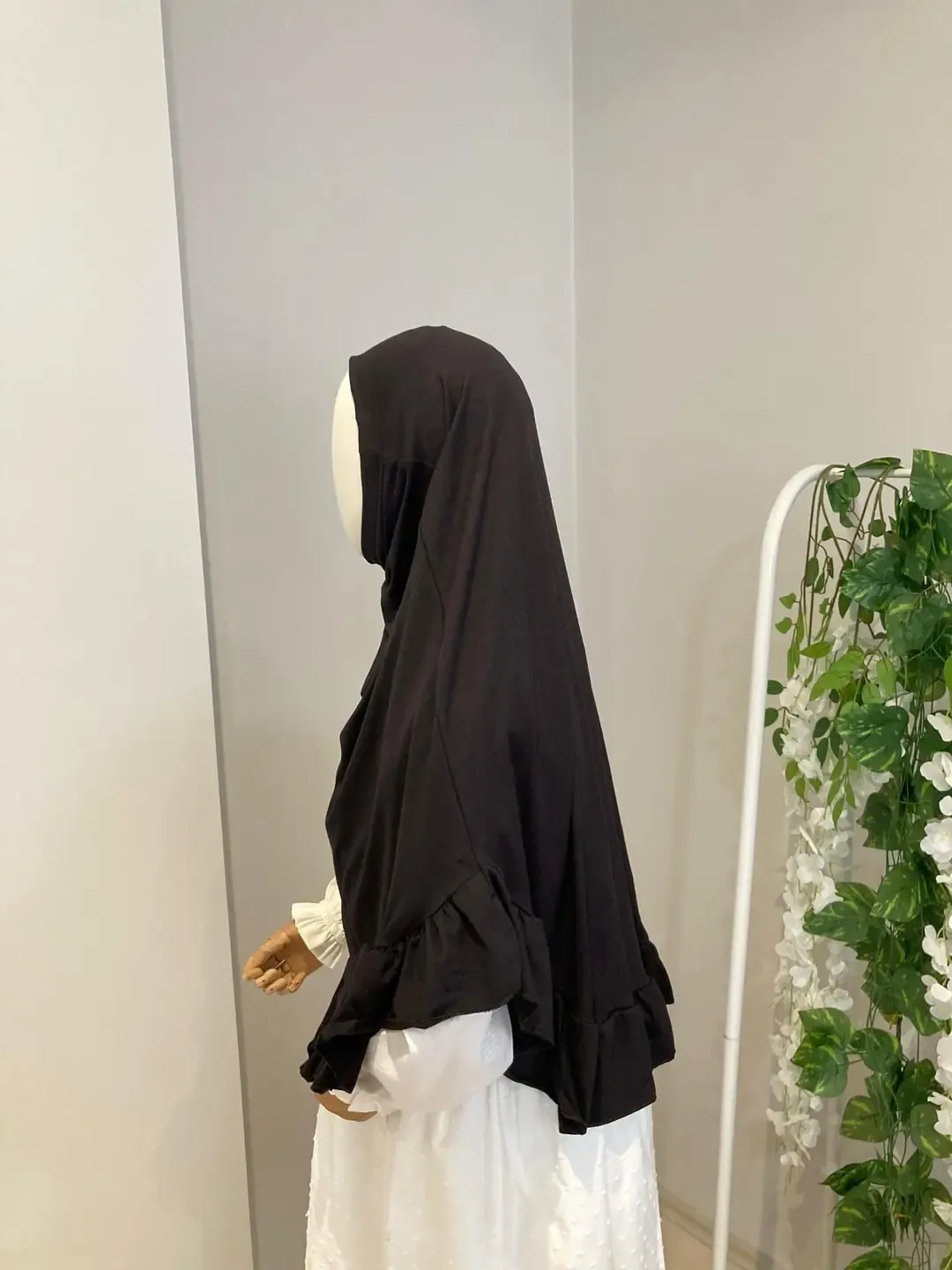 حجاب جاهز قطني للبنات بطرف مكشكش - صورة 2