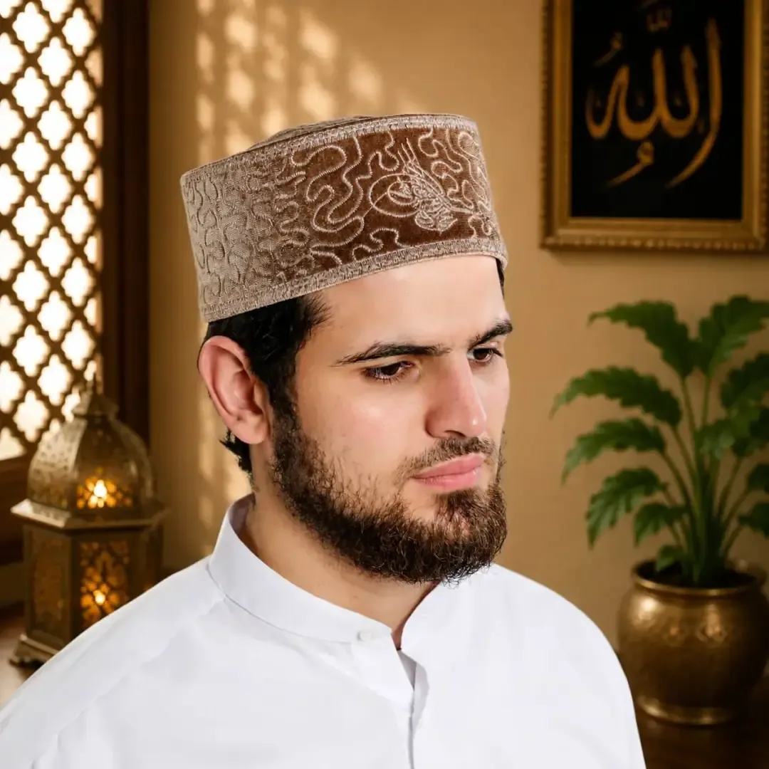 طاقية صلاة من المخمل بطراز رفاعي