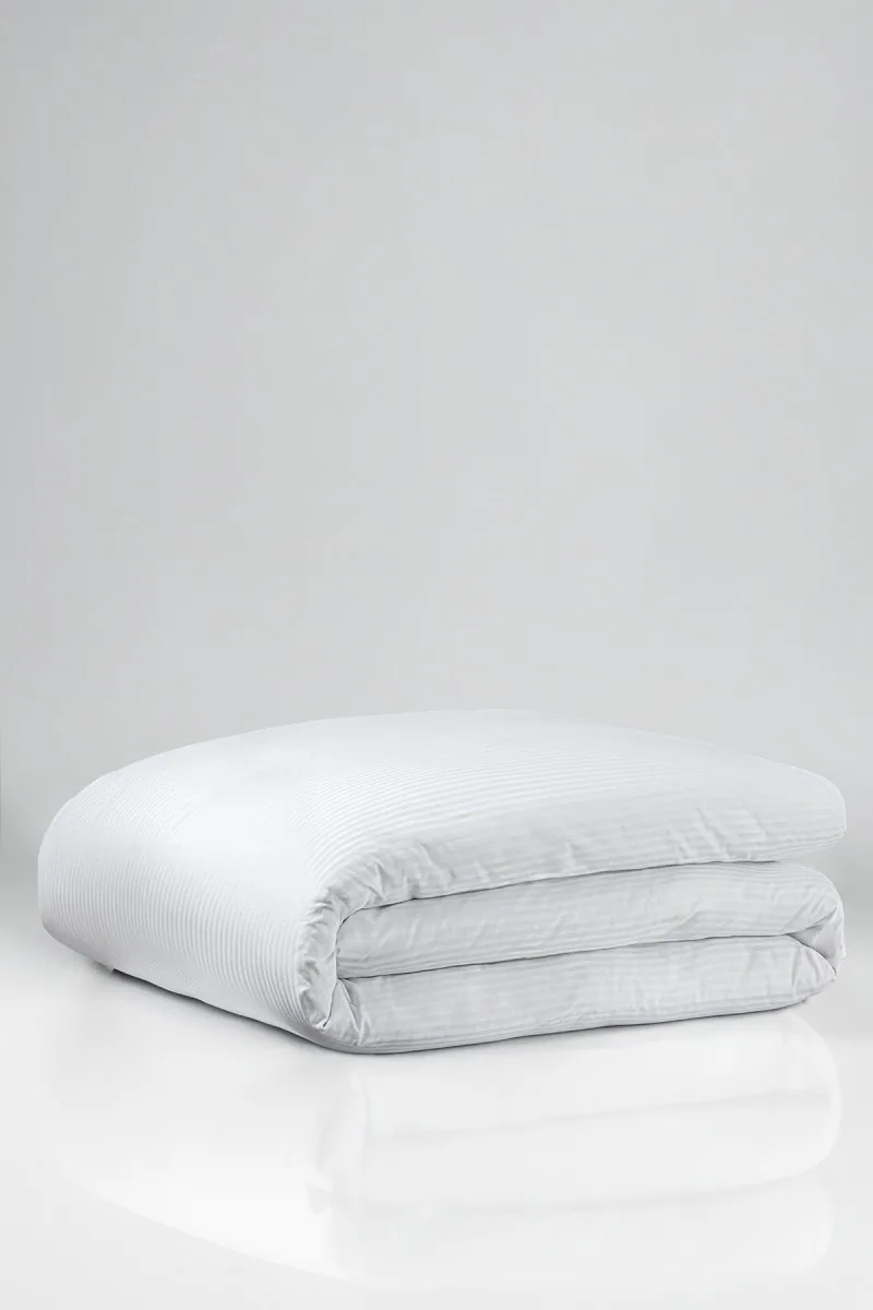 غطاء لحاف فندقي ساتان مخطط 200×220 سم 83 خيط