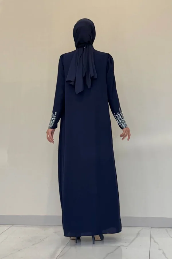 طقم فستان وصديري طويل كحلي بحواف مطرزة بالأحجار - صورة 2