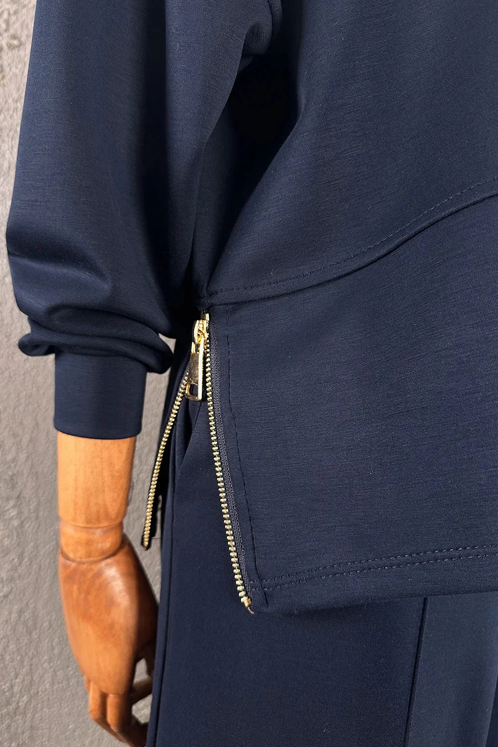 طقم رياضي ناعم الملمس بعدة ألوان - صورة 4
