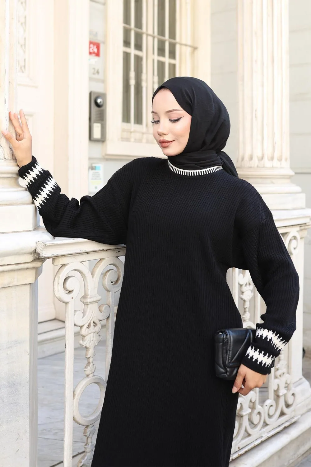 فستان تريكو منقوش بلون كاكي فاتح - صورة 2