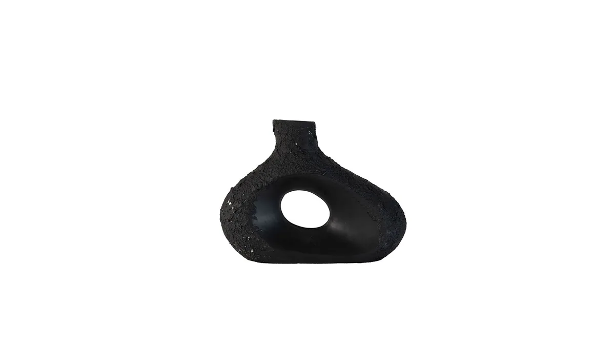 مزهرية سوداء بفتحة مفرغة