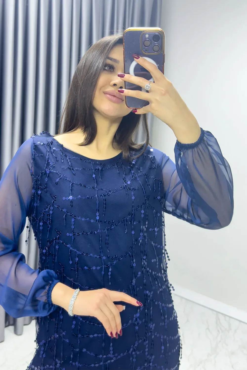 فستان سهرة شيفون كحلي بالترتر مقاس كبير - صورة 3