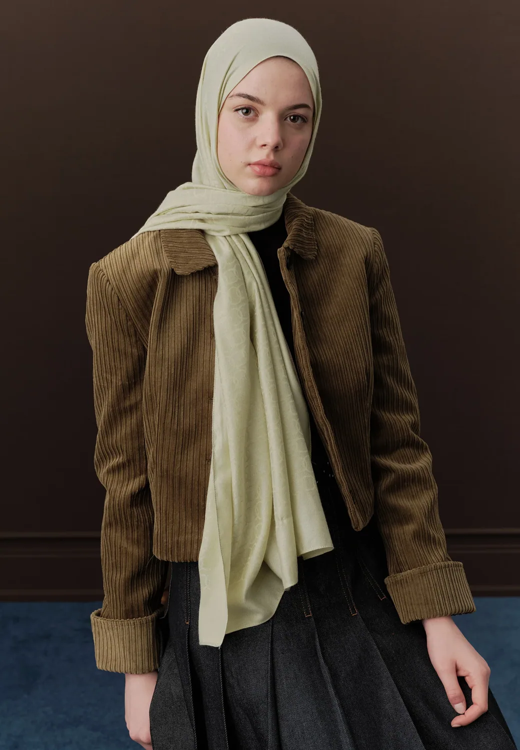 شال صوفي ناعم بلون أخضر - صورة 3