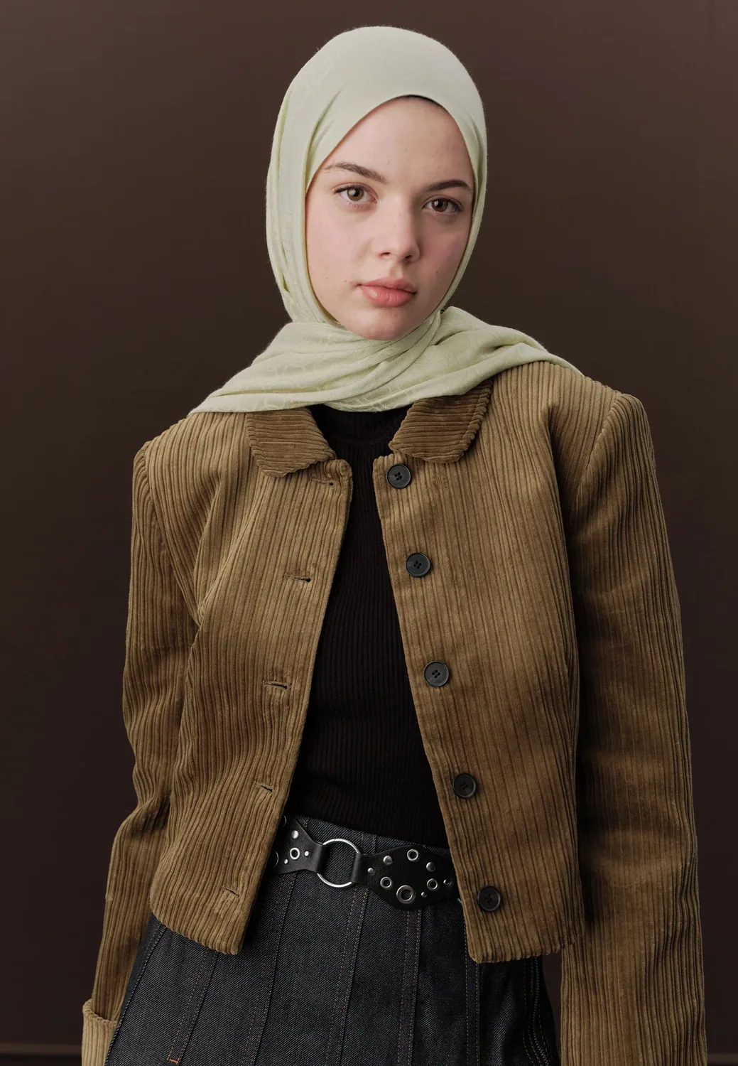 شال صوفي ناعم بلون أخضر - صورة 4