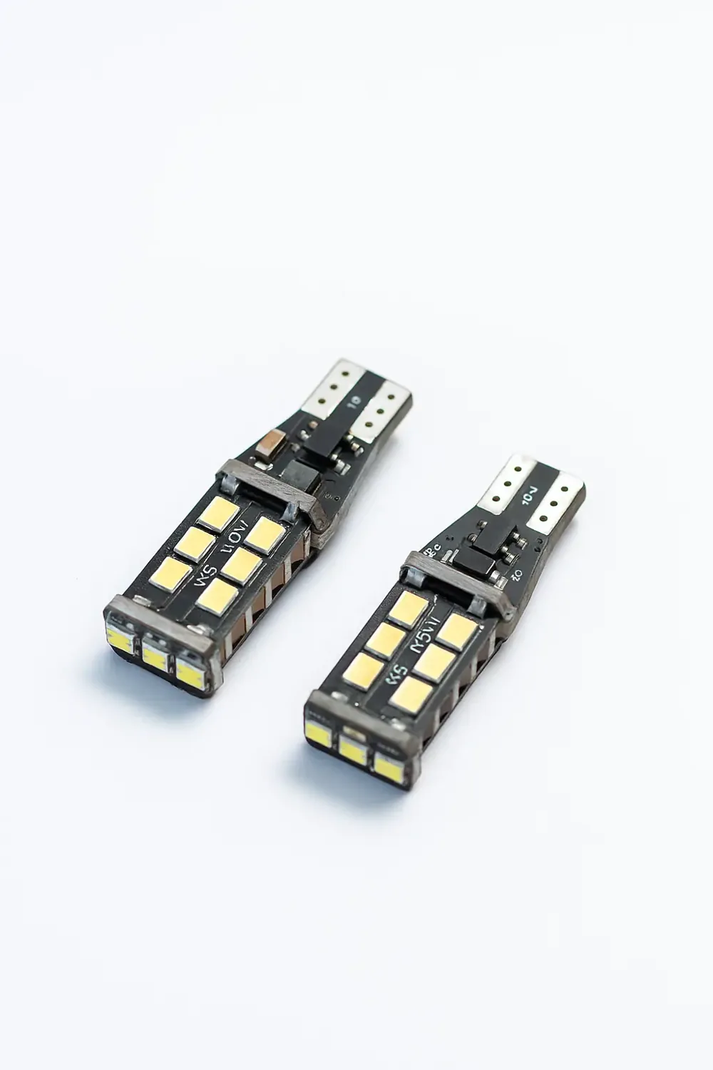 لمبة LED بقاعدة T15 بـ15 ثنائياً ضوء أبيض