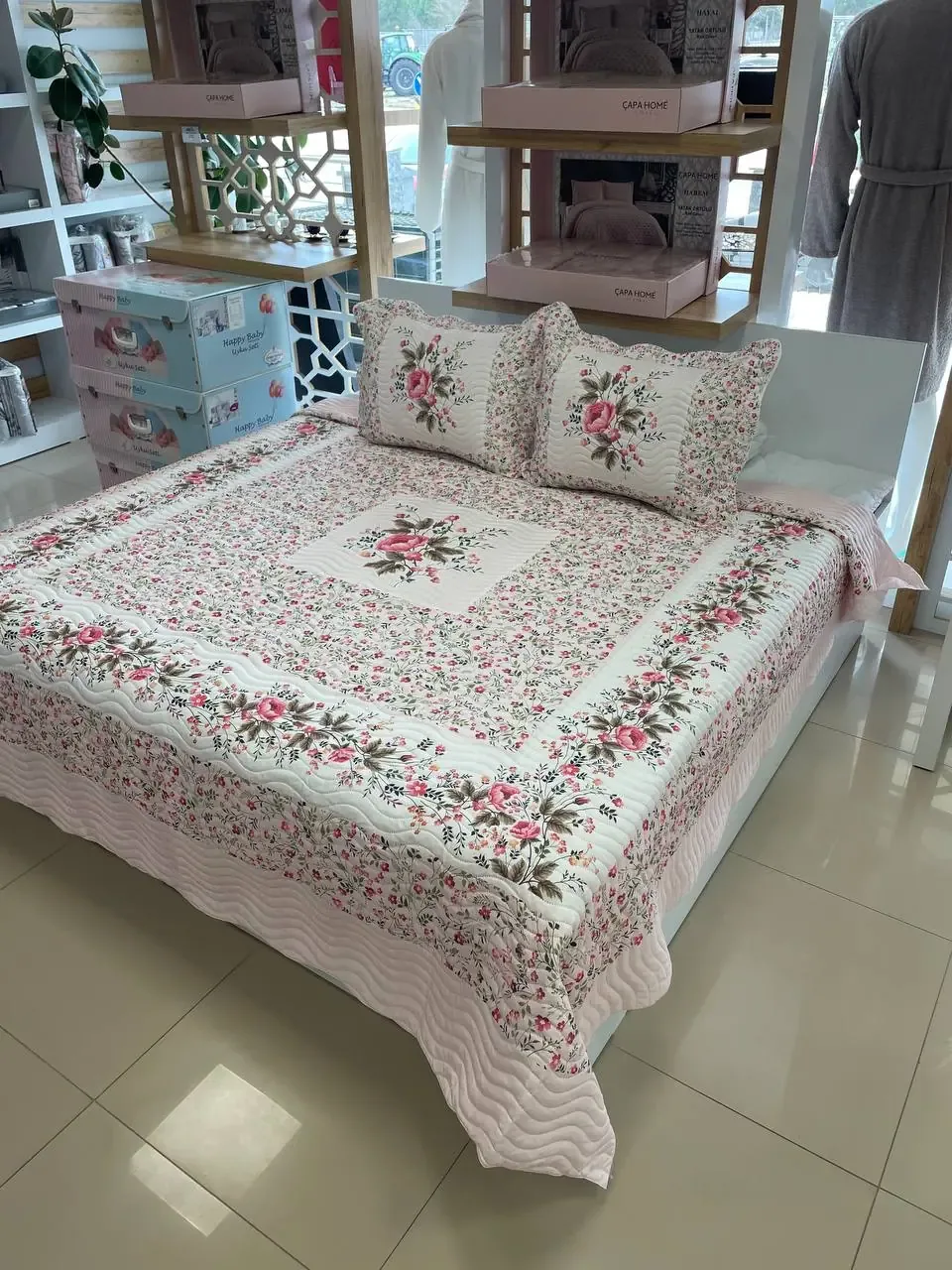 طقم غطاء سرير كبير جداً 250×260 مع وسادتين