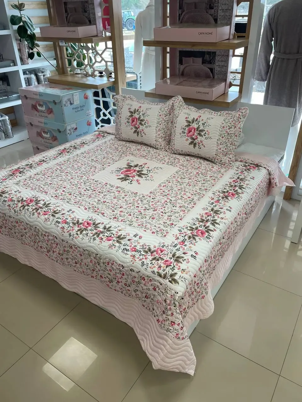 طقم غطاء سرير كبير جداً 250×260 مع وسادتين - صورة 2