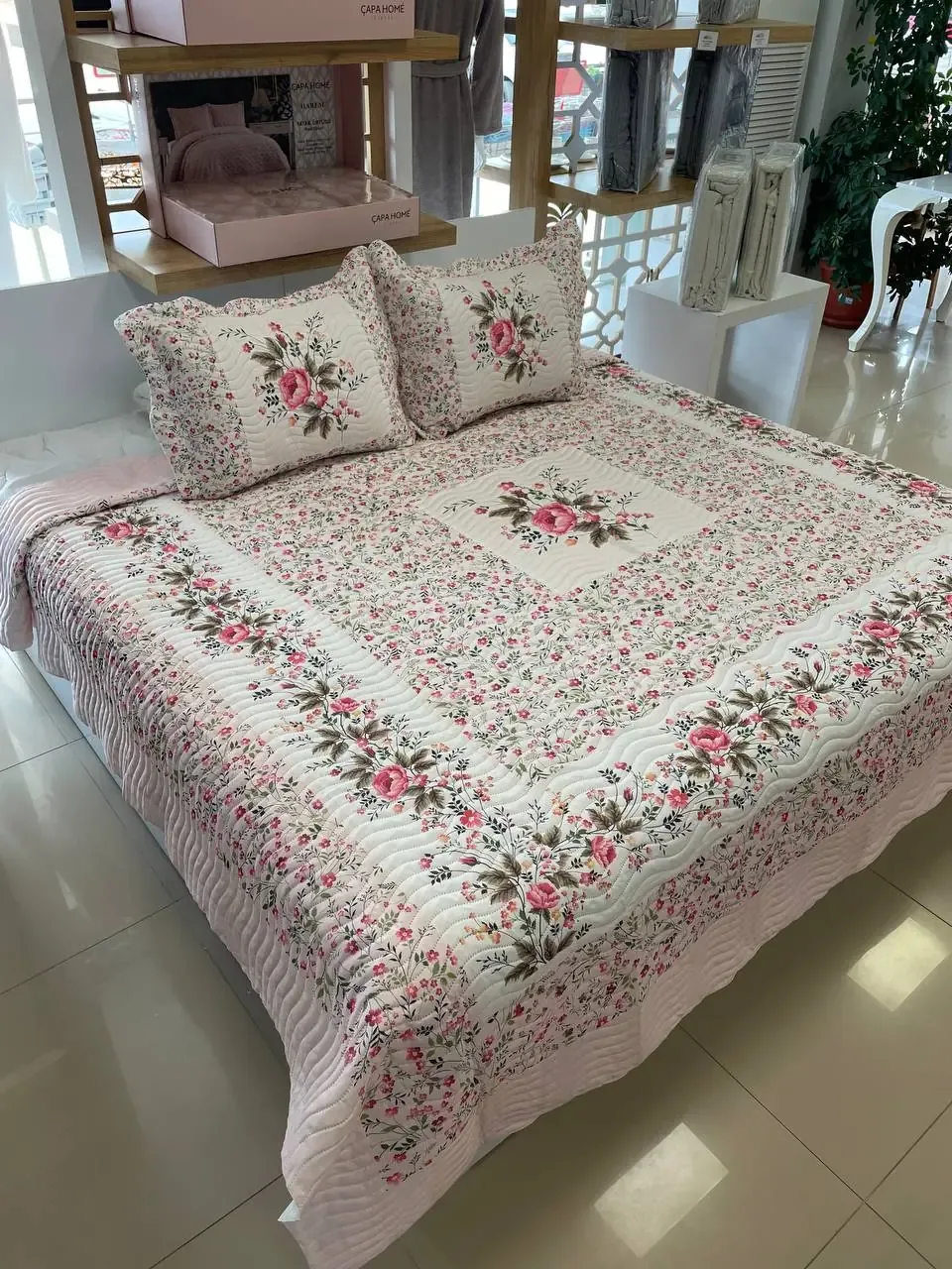 طقم غطاء سرير كبير جداً 250×260 مع وسادتين - صورة 3