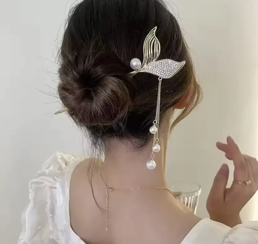 توكة بتصميم ذيل السمكة بلون أزرق - صورة 2