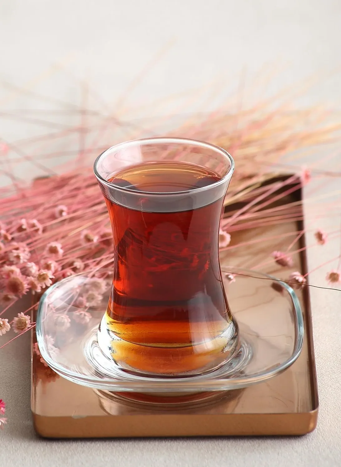 طقم شاي زجاجي 12 قطعة بخصر رفيع وخطوط عصرية