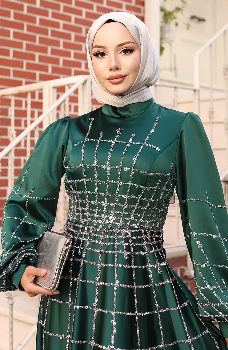 فستان سهرة ساتان أخضر مقاس كبير بشبكة أحجار - صورة 4