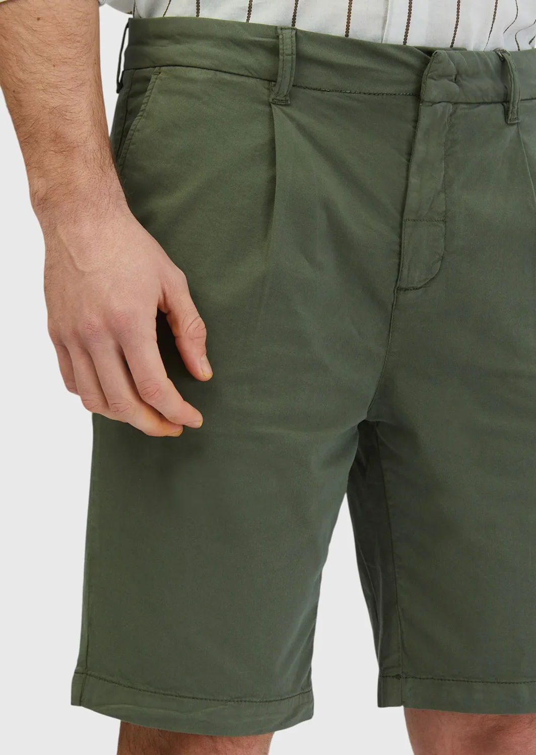 شورت برمودا رجالي كاكي منسوج من خليط القطن - صورة 3
