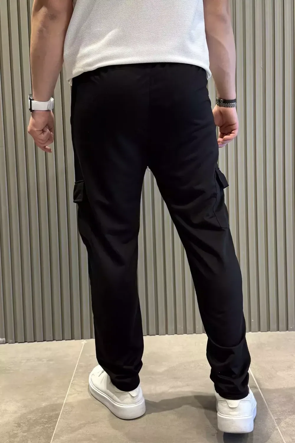 بنطال رياضي رجالي أسود بجيوب كارغو - صورة 3
