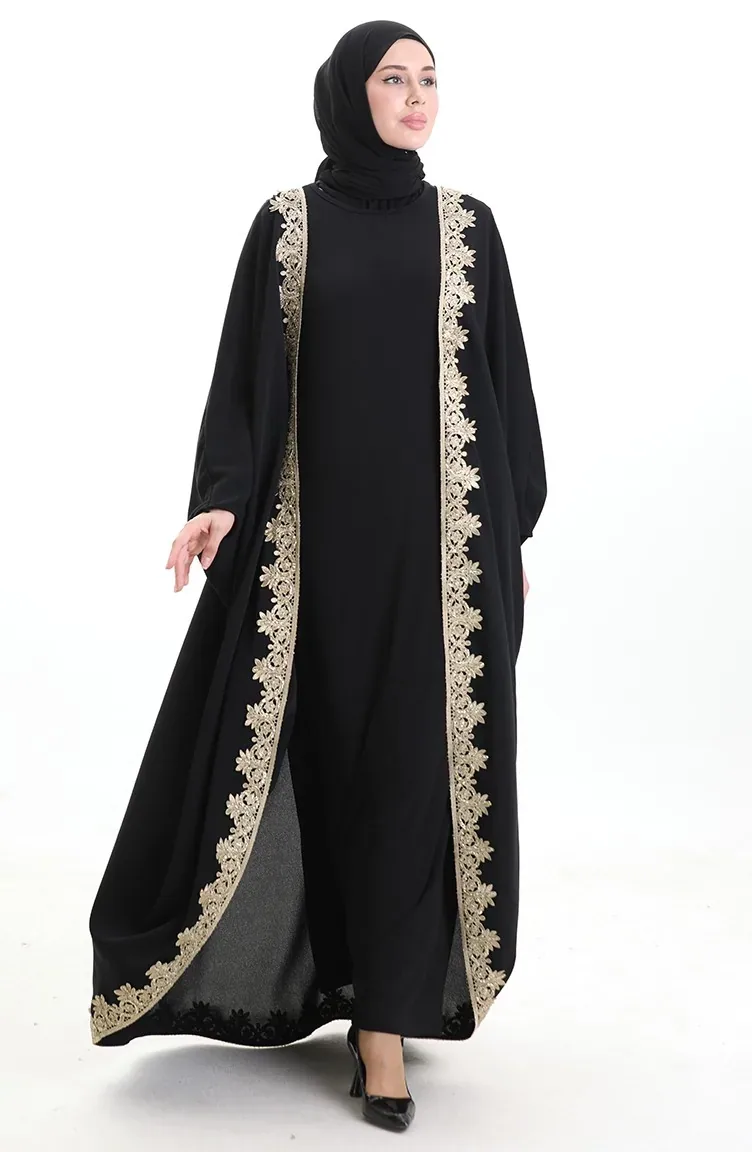 عباءة سهرة كريب سوداء بأطراف دانتيل ذهبي
