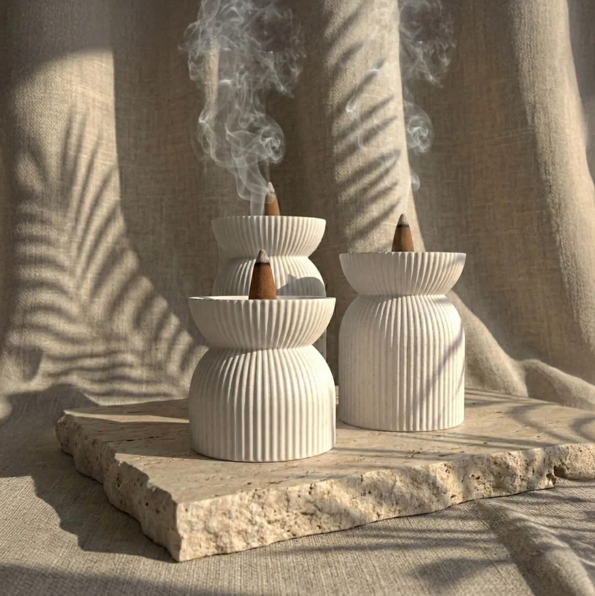 طقم مباخر حجرية من 3 قطع بتصميم عصري بسيط