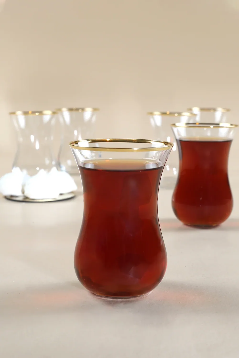 طقم 6 كاسات شاي رفيعة بماء الذهب سعة 120 مل