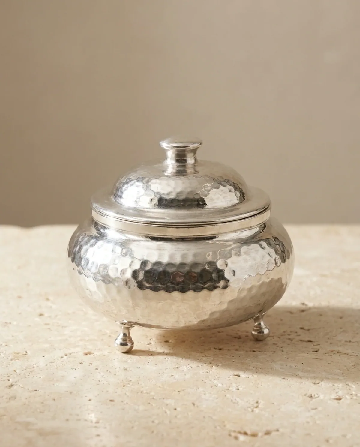 سكرية وصحن حلقوم نحاس مطروق فضي متوسط