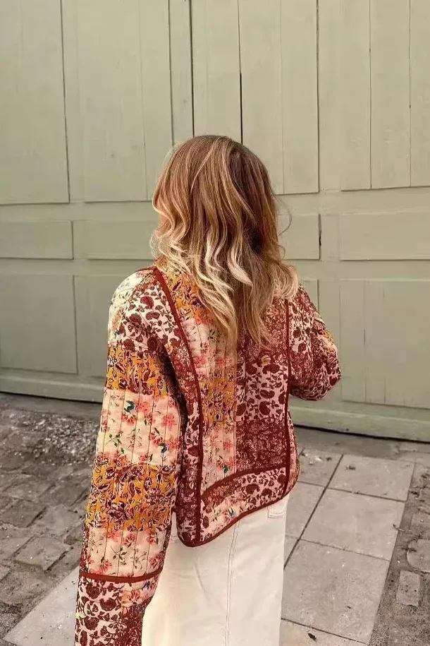 جاكيت مضرّب بنقشة ملونة بلا أزرار - صورة 3