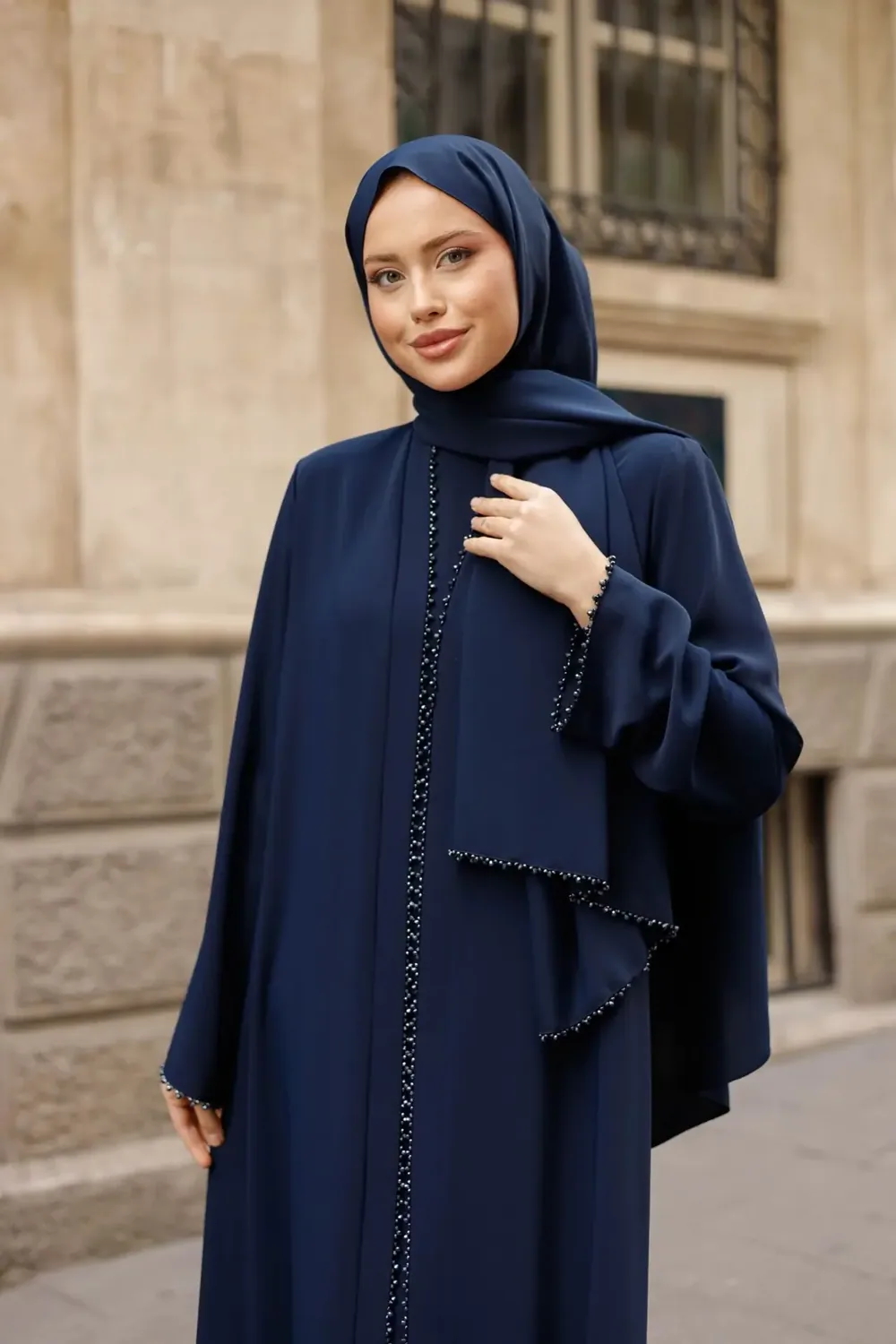 طقم عباية حرير دبي بتطريز خرز أسود - صورة 2