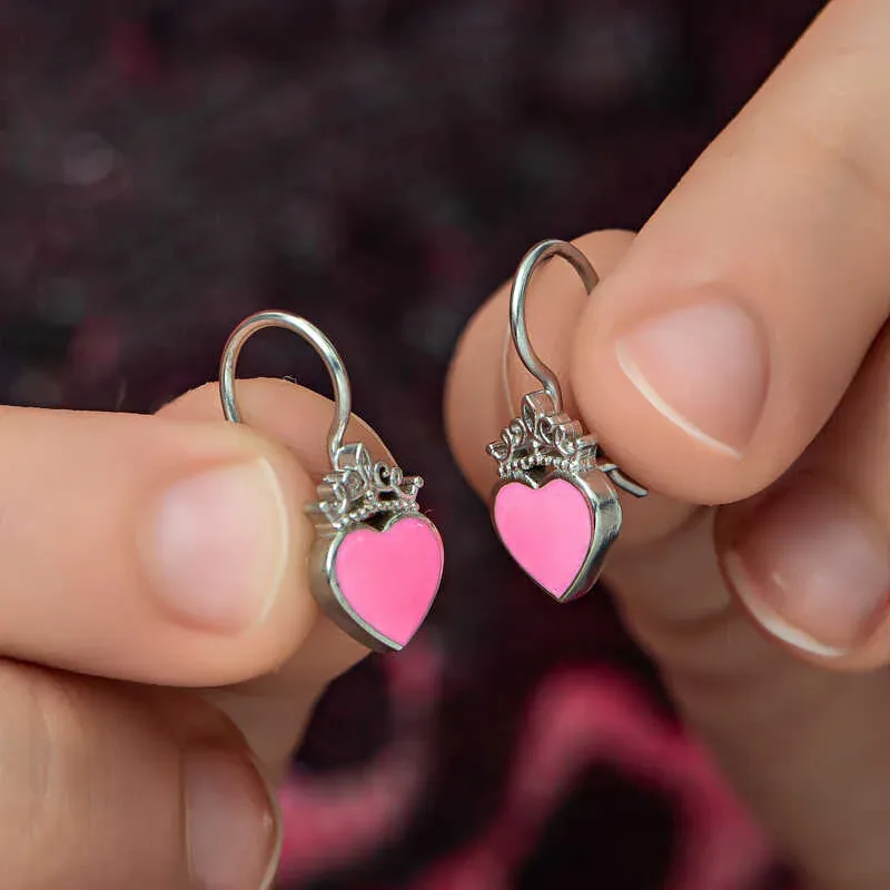 أقراط أطفال فضة بقلب وردي متدلٍ - صورة 3