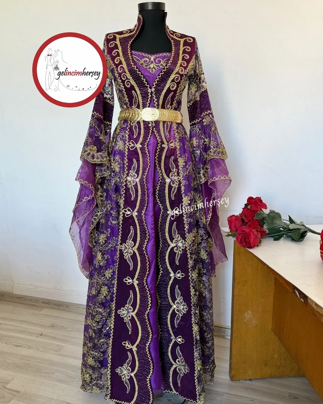 قفطان حنة عثماني بنفسجي مطرز بالذهبي مع حزام - صورة 2