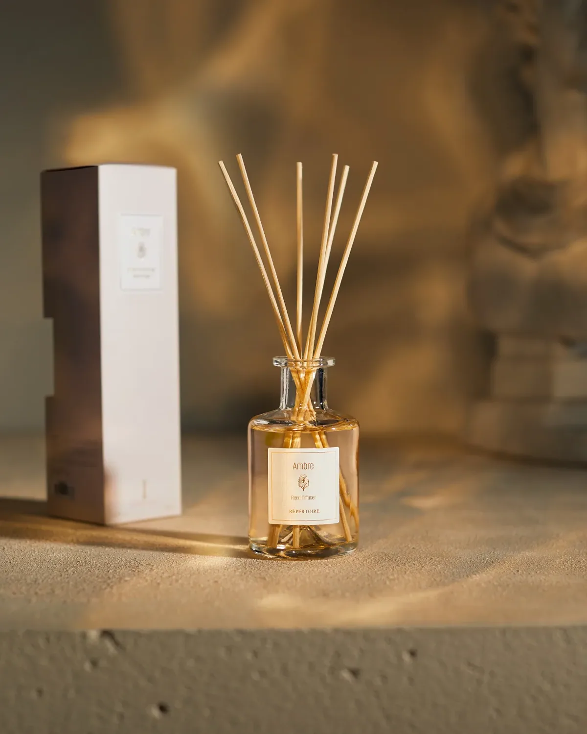عطر غرف بأعواد 200 مل في زجاجة شفافة - صورة 2