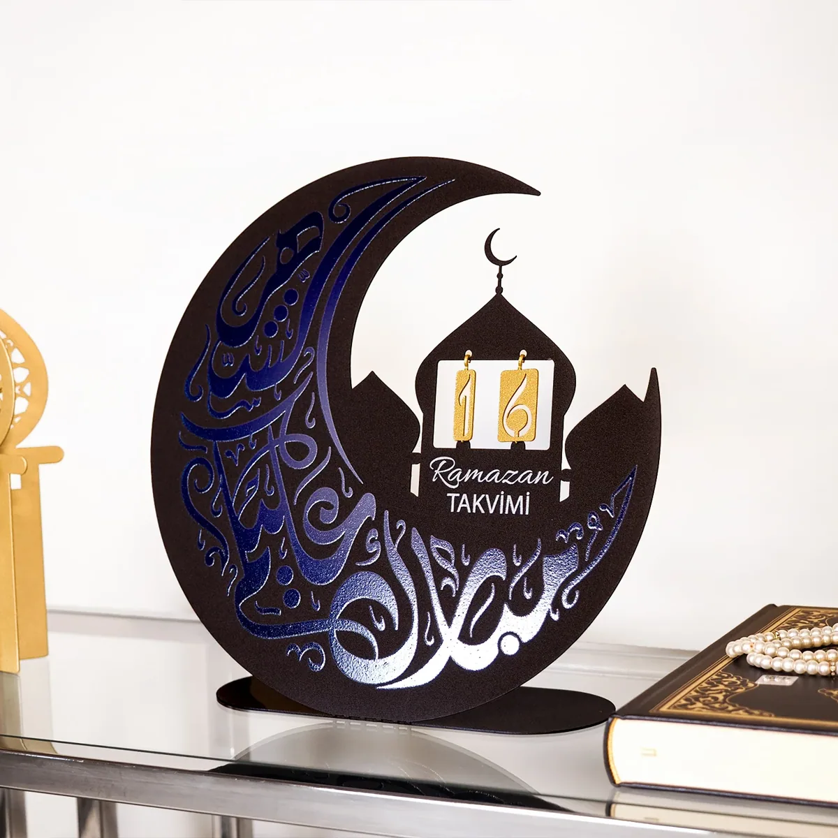 تقويم رمضان معدني بهلال وخط عربي ملون - صورة 2
