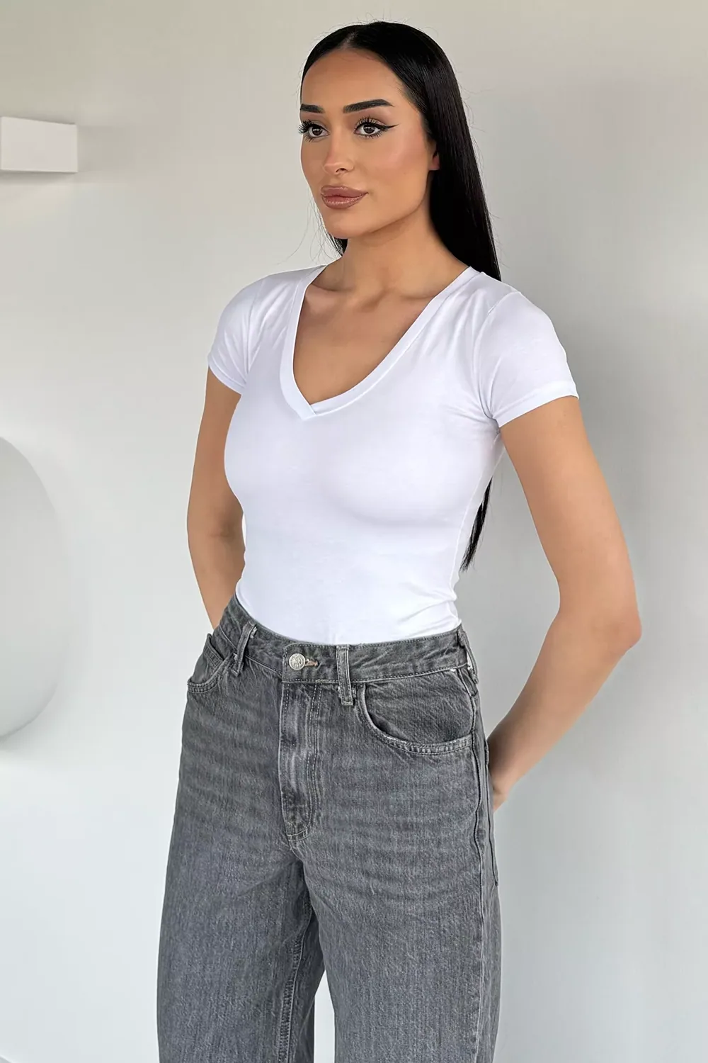 بودي نسائي سادة بياقة مثلثة