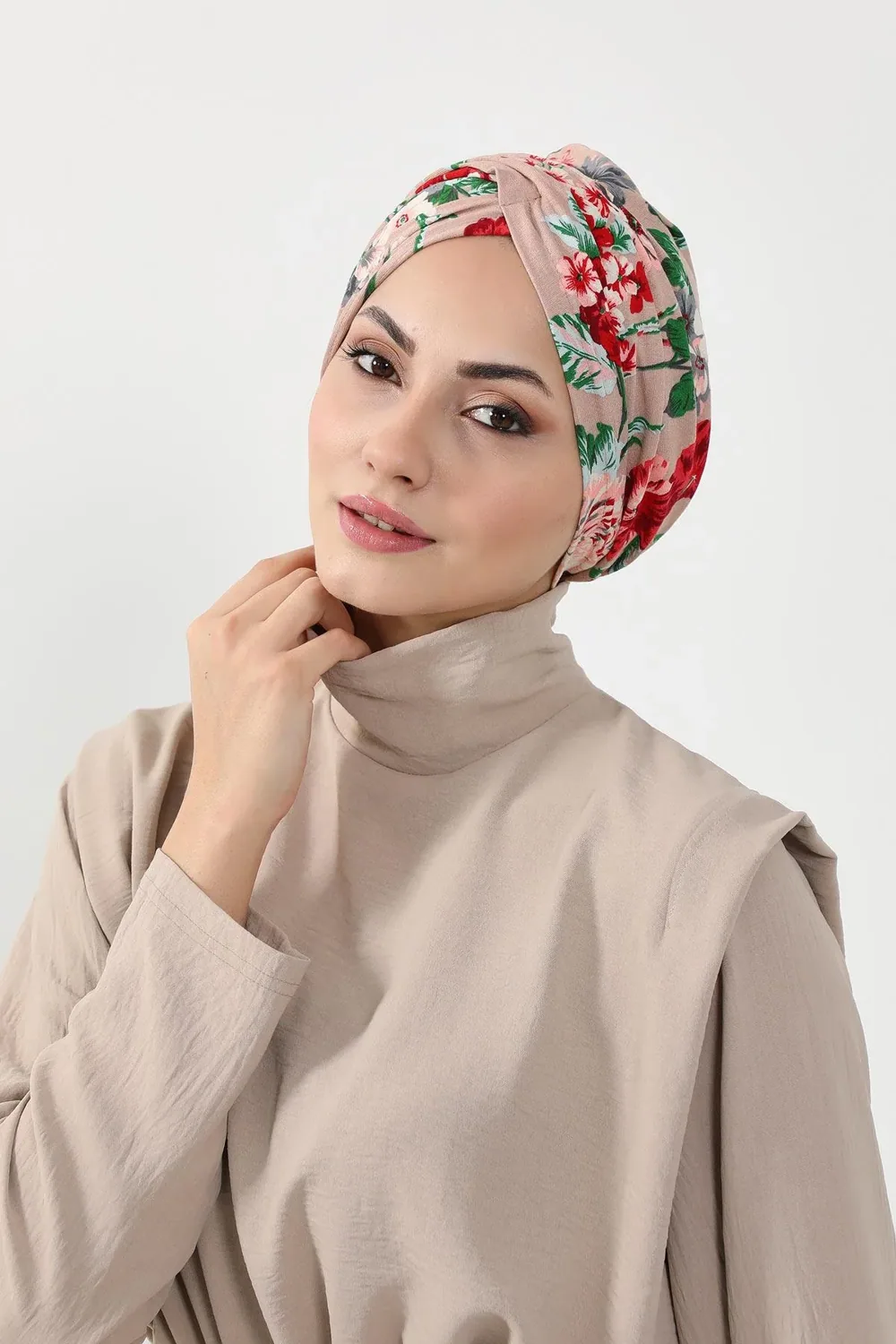 بونيه قطني بنقشة زهور ملونة