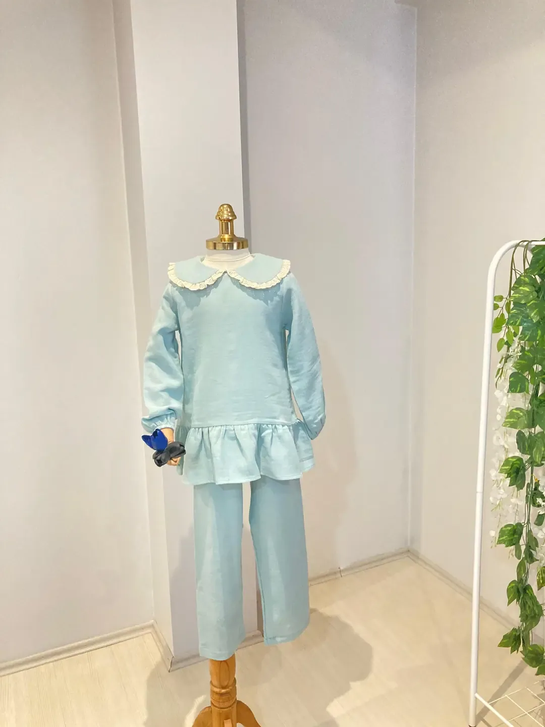 طقم تونيك وبنطلون موسلين سماوي للبنات بياقة دائرية
