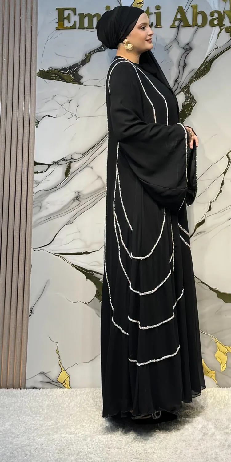 طقم شيفون أسود بأشرطة أحجار بيضاء يدوية - صورة 3