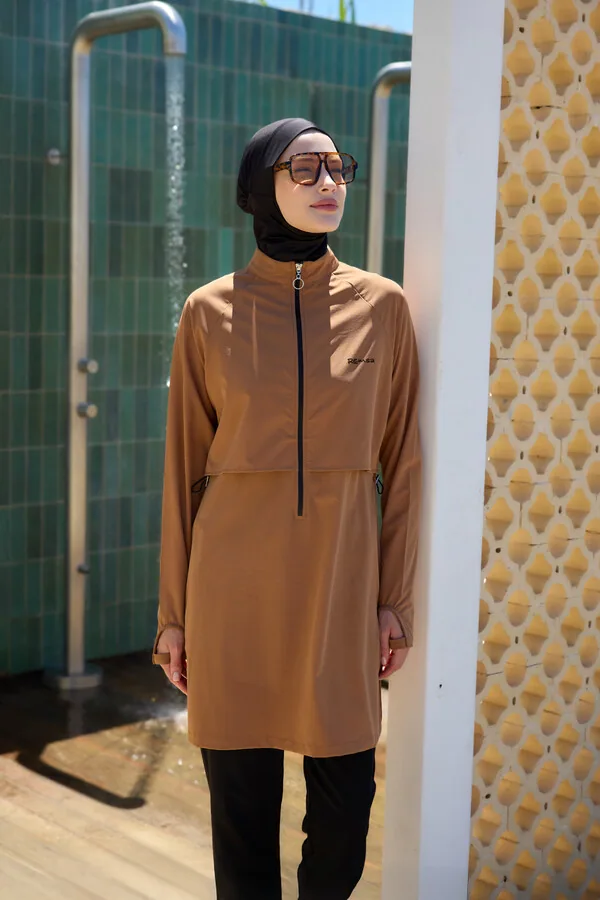 مايوه سباحة محتشم كاميل بسحاب نصفي للسباحة