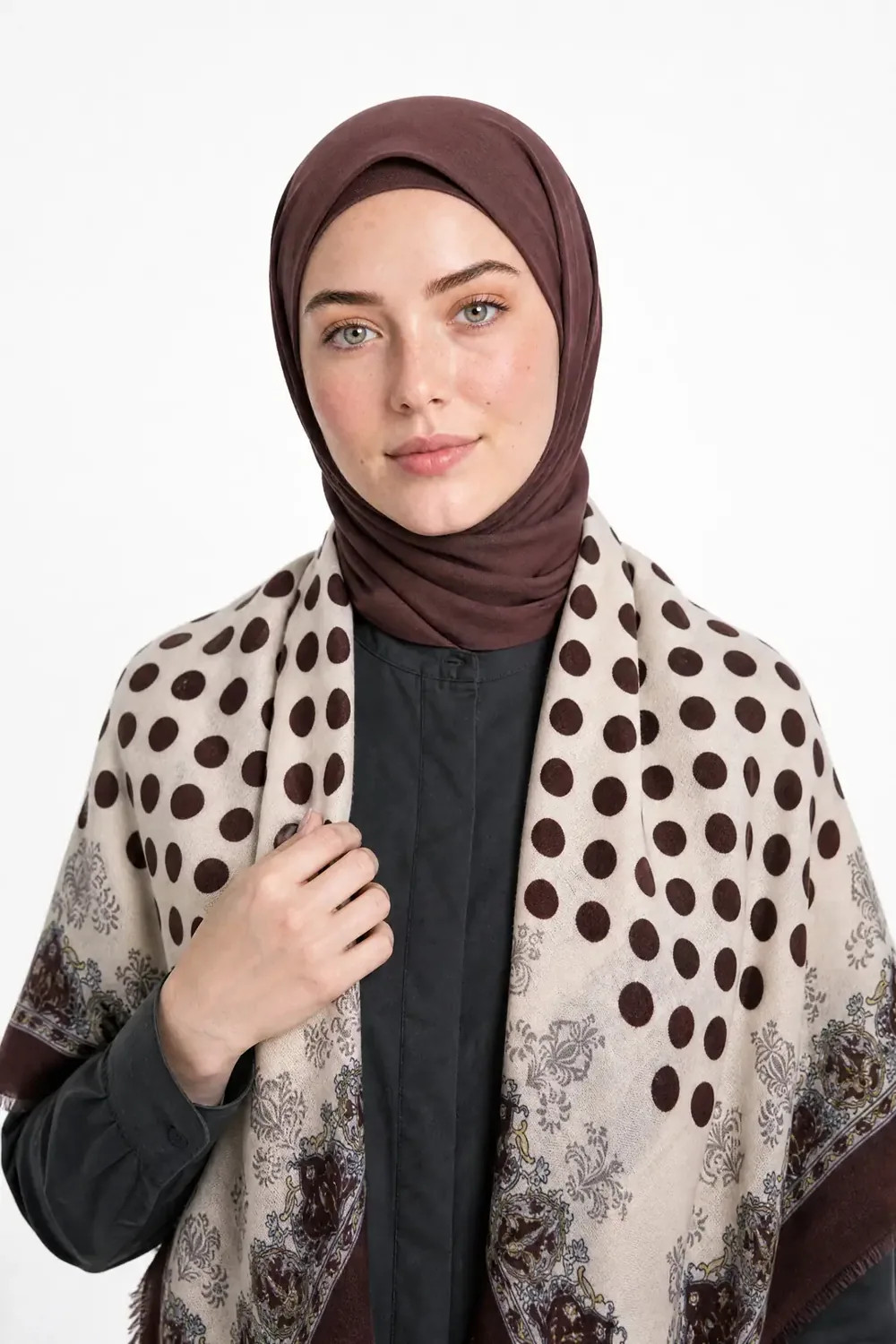إيشارب كتف بمزيج الصوف والفسكوز بنقش منقط بلون بني داكن - صورة 4
