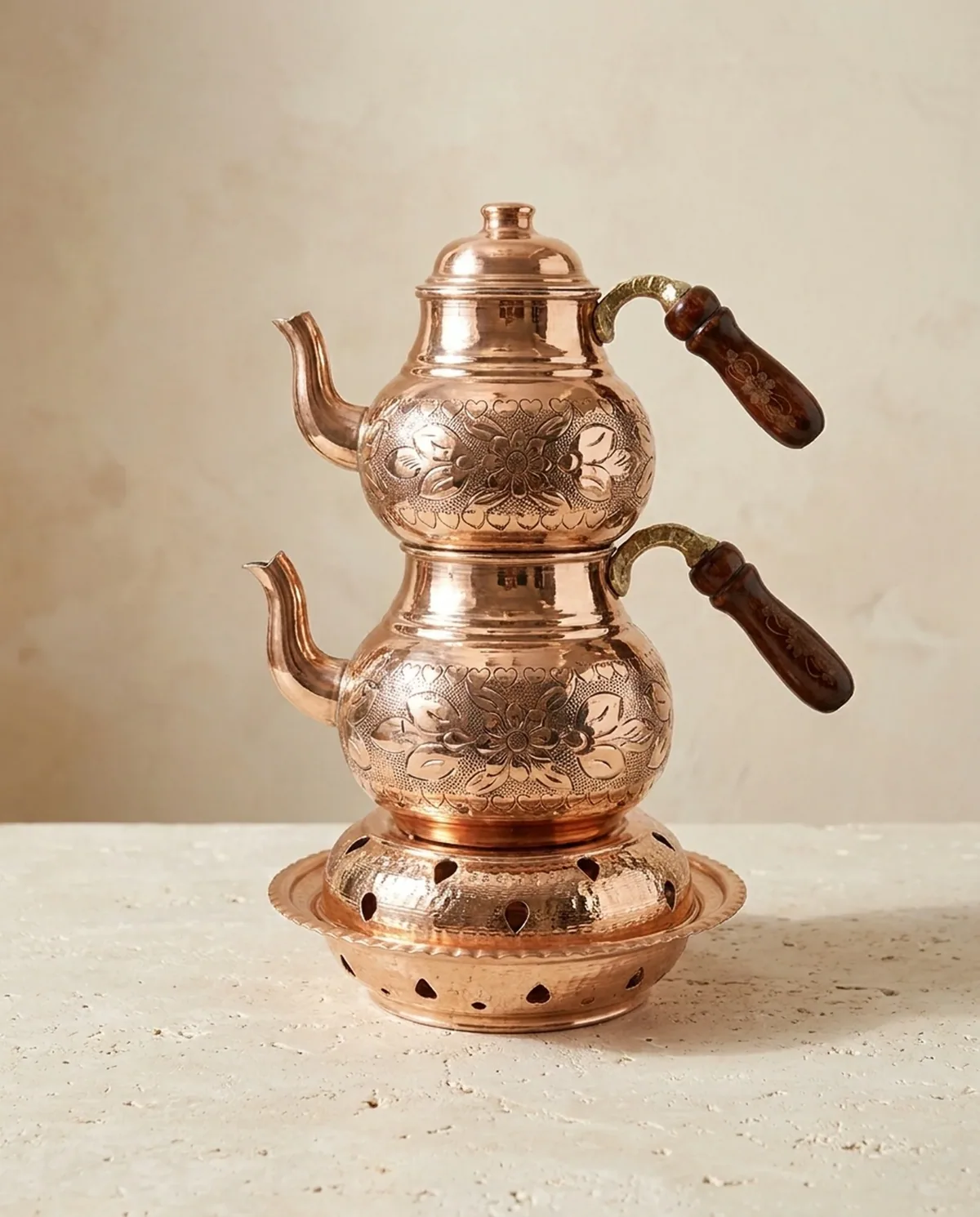 إبريق شاي نحاسي بنقش زهور بارزة سعة 3 لترات