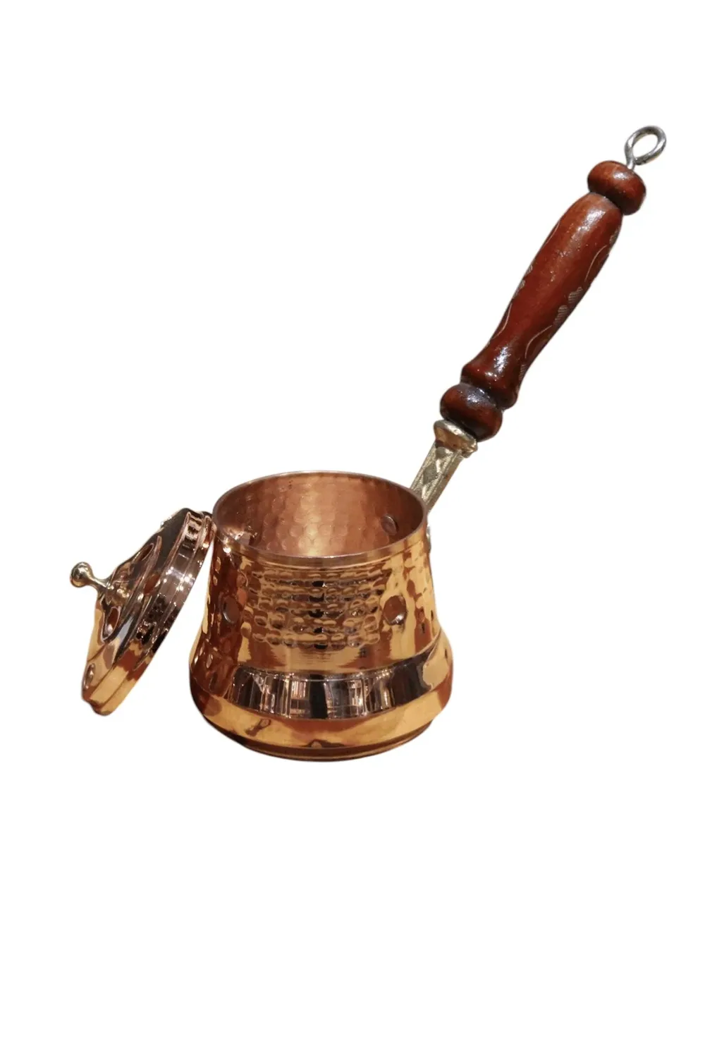 مبخرة نحاسية صغيرة