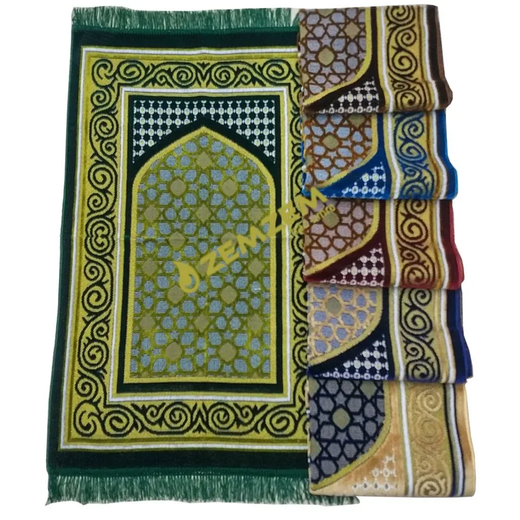 سجادة صلاة مخمل خفيفة بزخارف ذهبية ٤٠٠ غرام