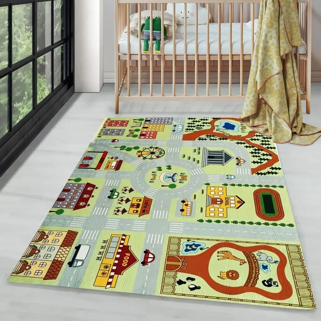 سجادة لعب مرورية خضراء برسوم مبانٍ وطرق