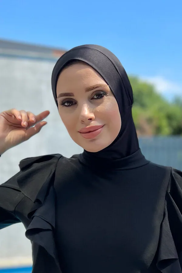 غطاء سباحة أسود بإيشارب يلتف حول الرأس - صورة 3