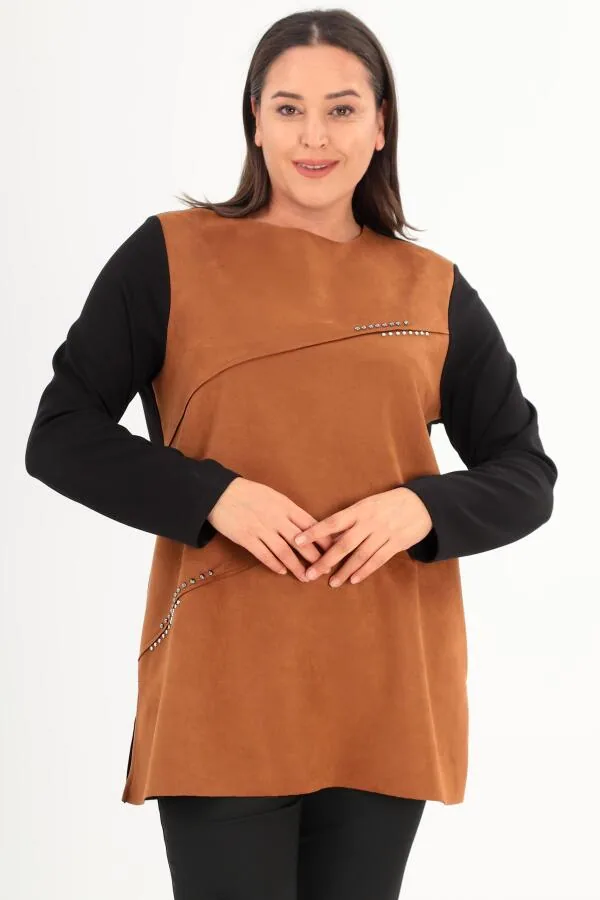 تونيك للمقاسات الكبيرة بطبعة سويد أمامية بلون بني - صورة 3