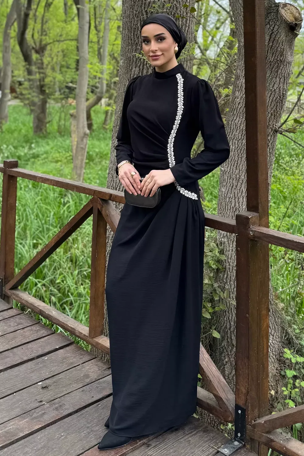 فستان سهرة أسود مقاس كبير بدرابيه مرصع بالأحجار - صورة 3