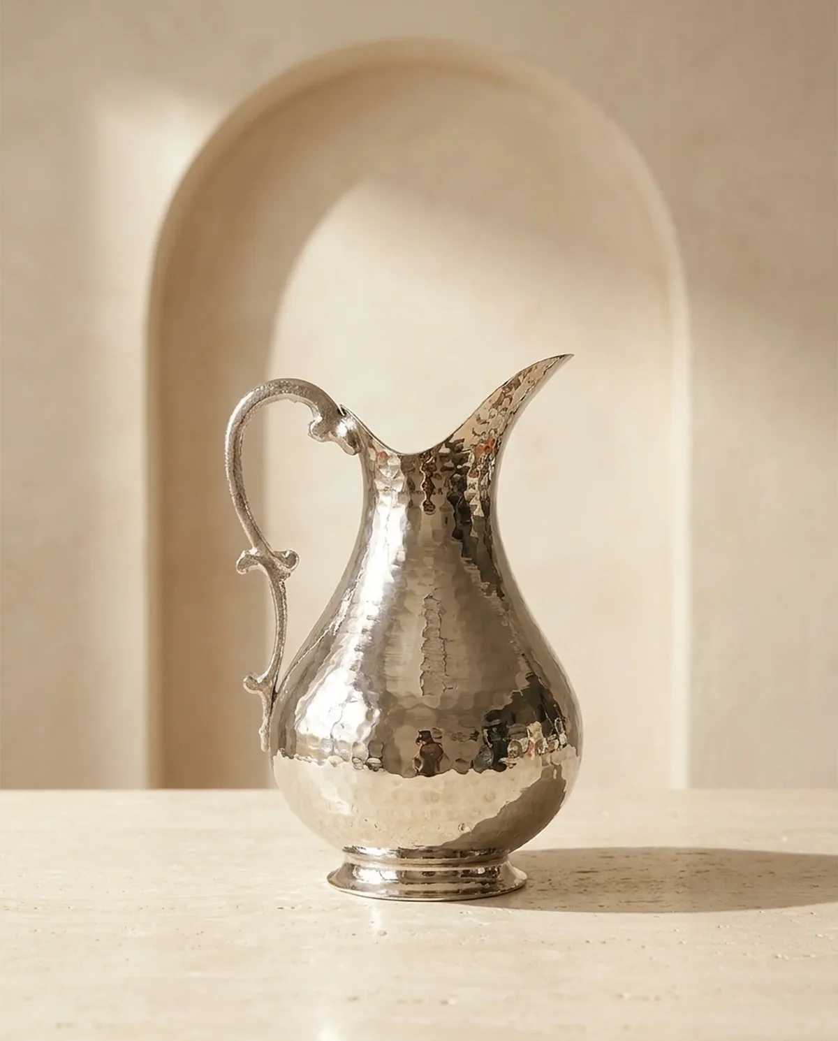إبريق نحاس كمثري مقصدر أسود 2 لتر بدون غطاء