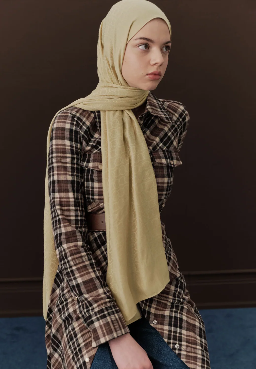 شال بالصوف بلون بيج - صورة 4