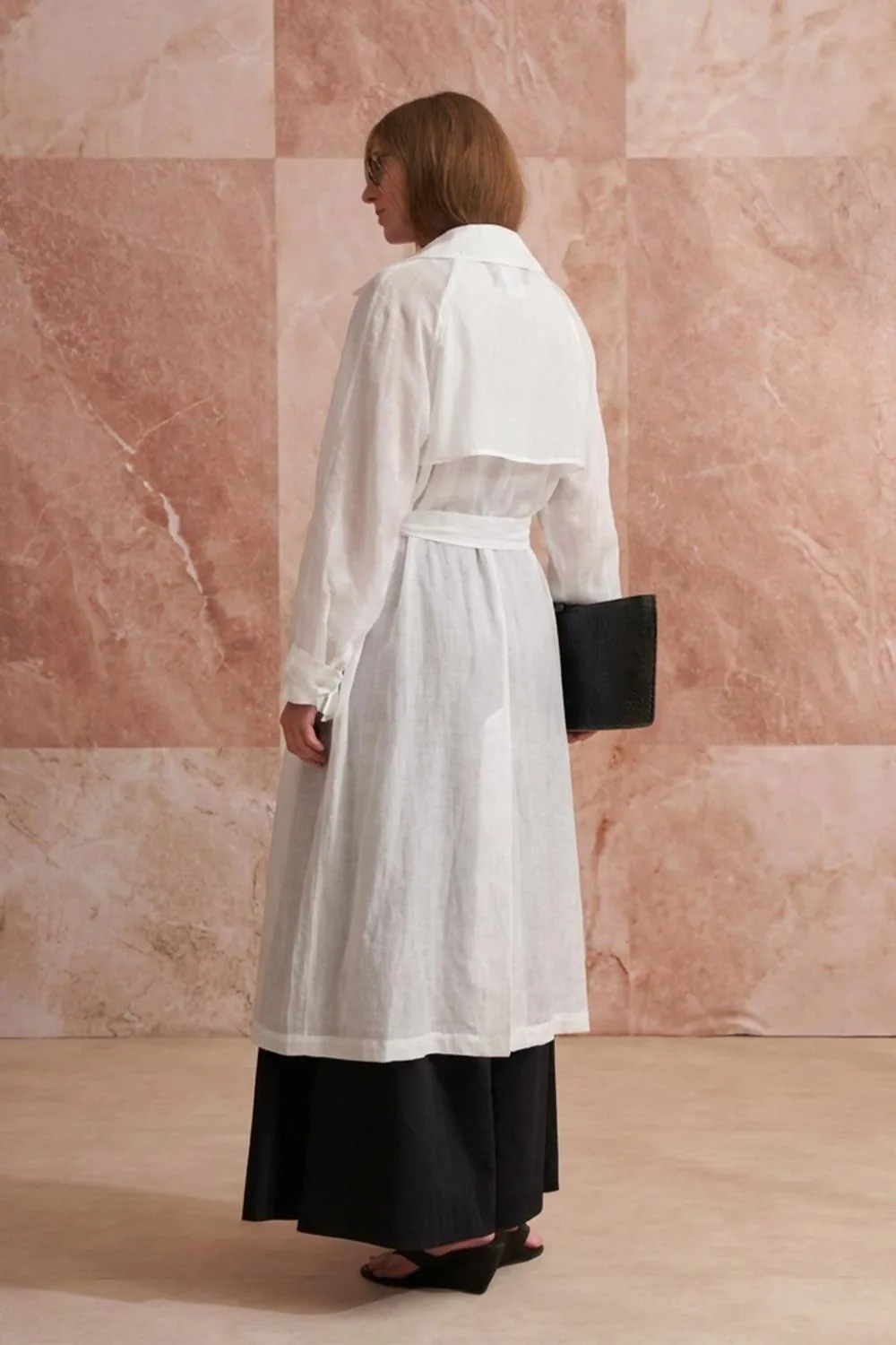 ترنش تنسل أبيض خفيف بحزام - صورة 4