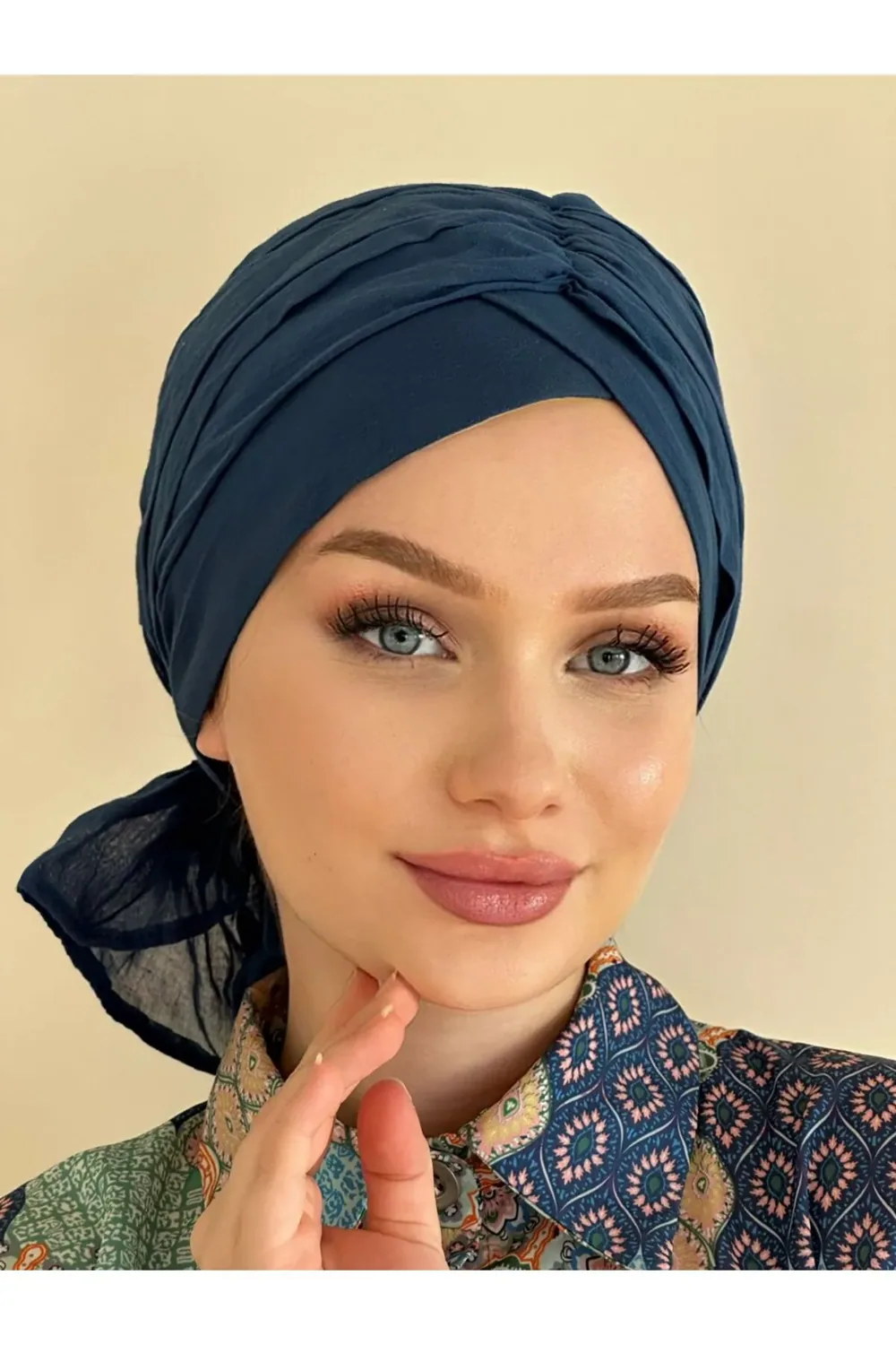 حجاب جاهز قطني منسدل بلون بترولي