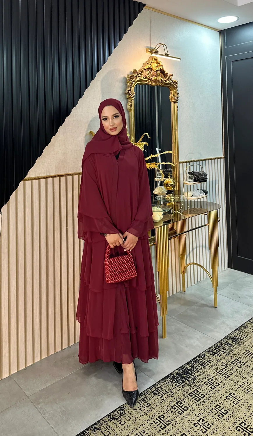 عباية عنابية بثلاث طبقات - صورة 2