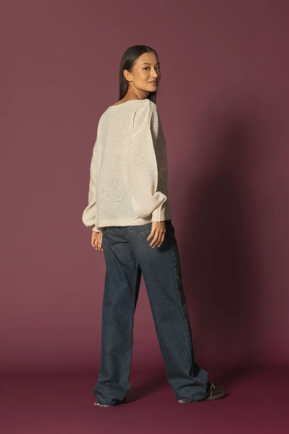 كنزة تريكو نسائية بياقة قارب